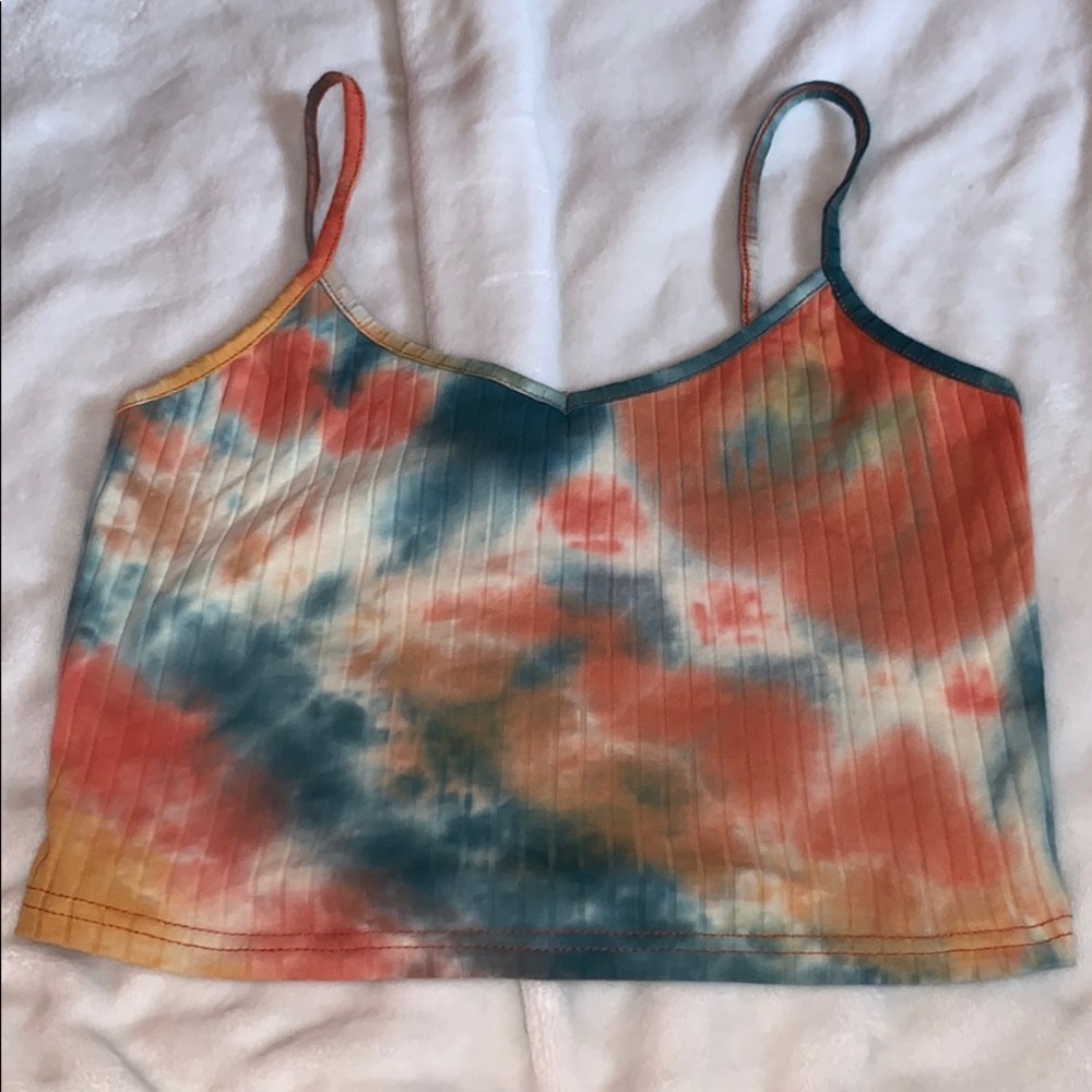 super cute cropped tie dye cami!